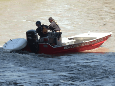 Picture of the rescue team on the boat